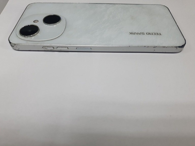 Дешиво Tecno spark go 1 kl4 4/64gb с ломбарда