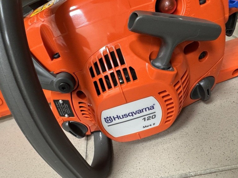 Дешиво Husqvarna 120 mark ii с ломбарда