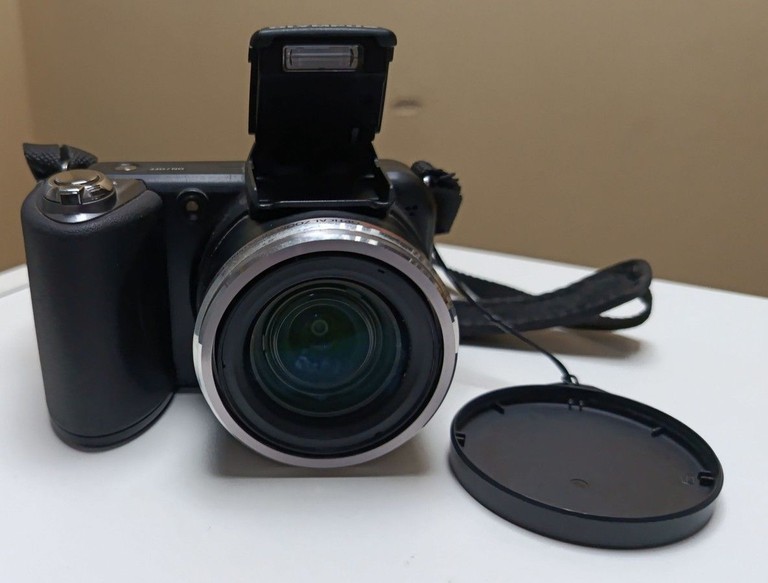 Дешево Olympus sp-600uz з ломбарду