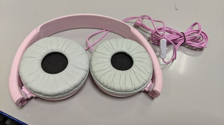 Дешиво Sony mdr-zx110ap с ломбарда