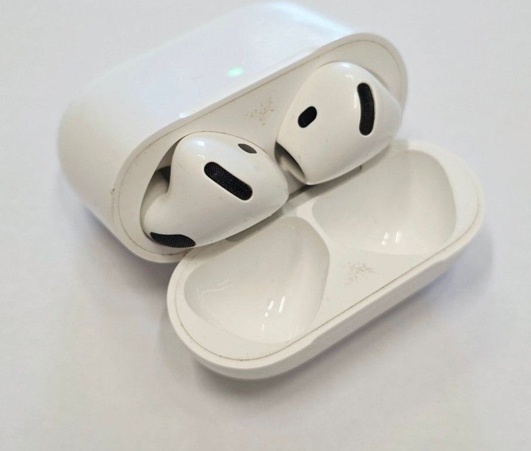 Дешево Apple airpods 4 з ломбарду