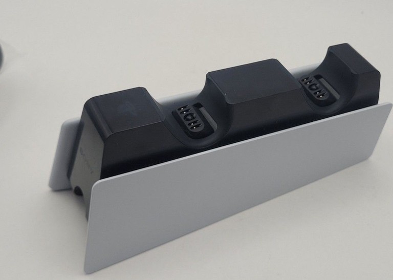 Объявление Sony dualsense charging station cfi-zds1 Б/У