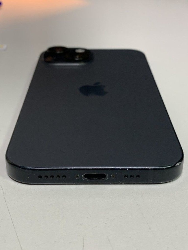 Apple iPhone 15 128GB Green Код:01-201175150. Изображение 5