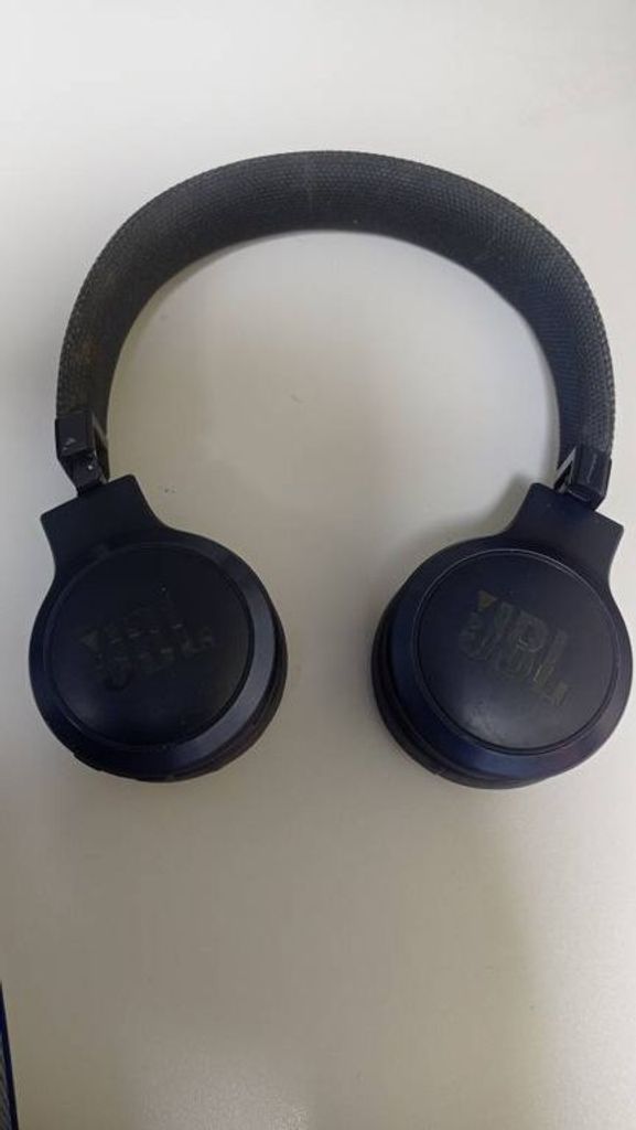 Объявление Jbl live 400bt Б/У