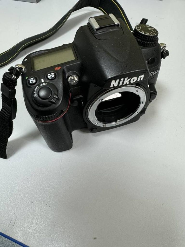 Nikon D7000 body