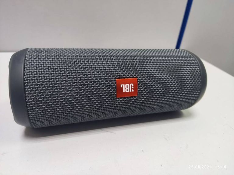 Jbl flip essential