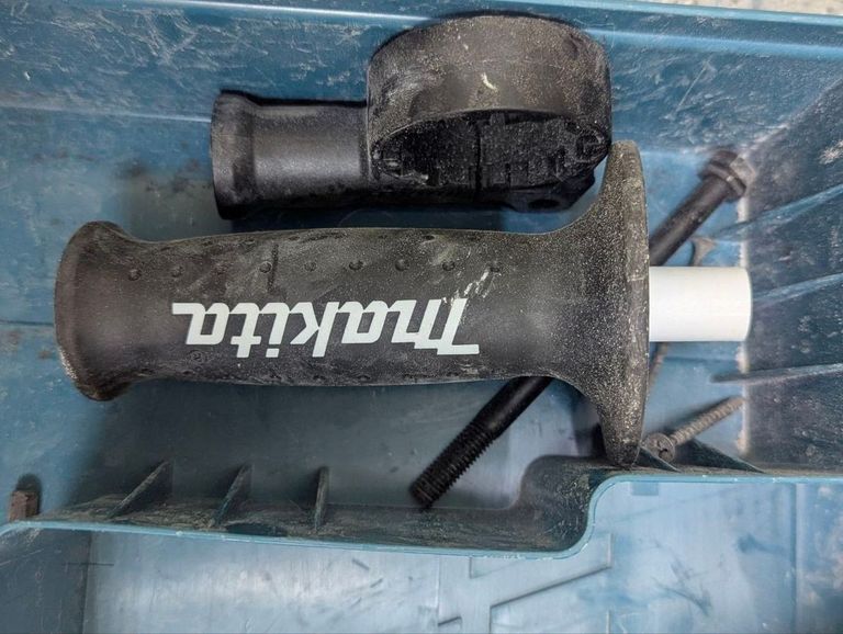 Makita HR2470 Код:01-200547828. Изображение 7