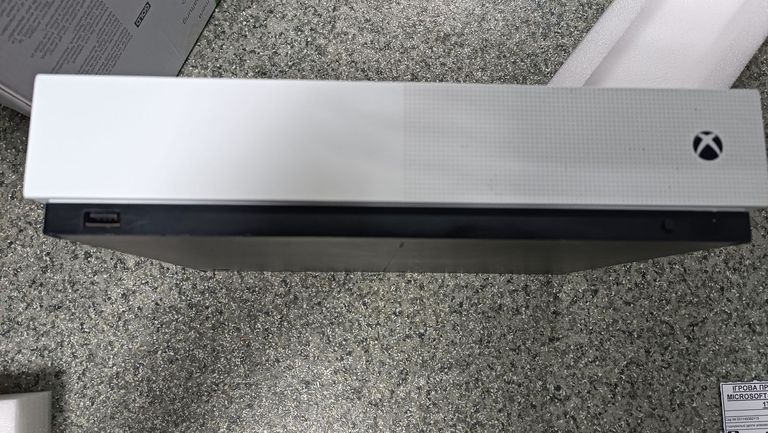 Объявление Microsoft Xbox One S 1TB Б/У