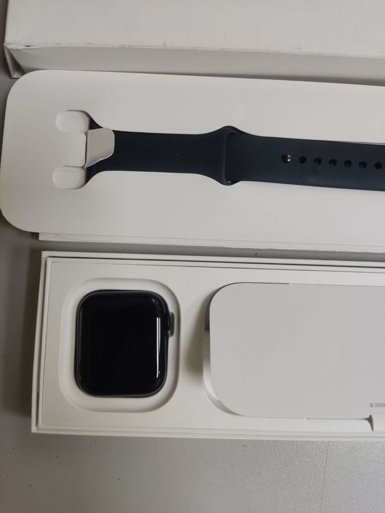 Купить Apple watch se 2 gps 44mm aluminum case with sport Б/У