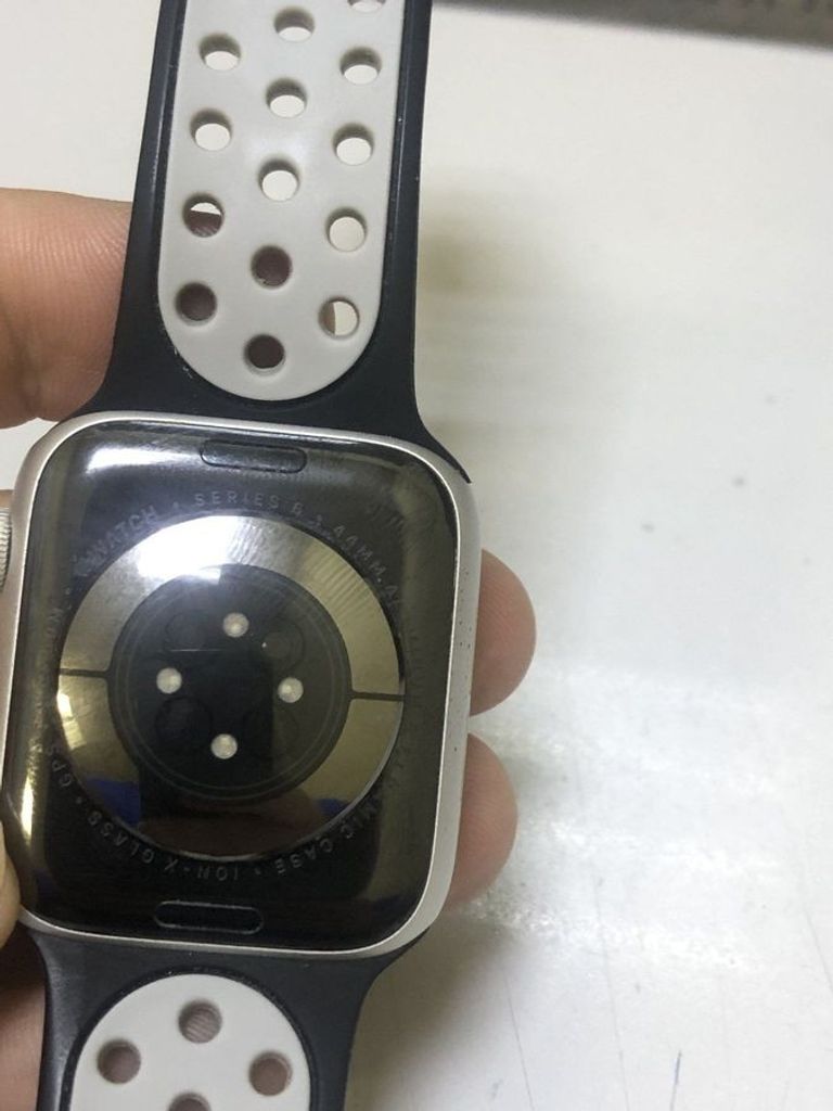 Дешево Apple watch series 6 44mm a2292 з ломбарду