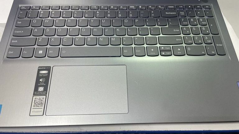 Дешево Lenovo 15/core i5-1235u ddr5/8gb ddr5/hdd *відсутній/ssd 256 gb/*інтегрована з ломбарду