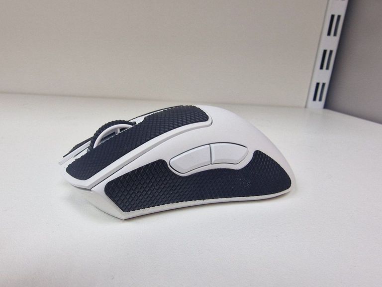 Купити Razer DeathAdder V3 Pro Black (RZ01-04630100-R3G1) Б/У