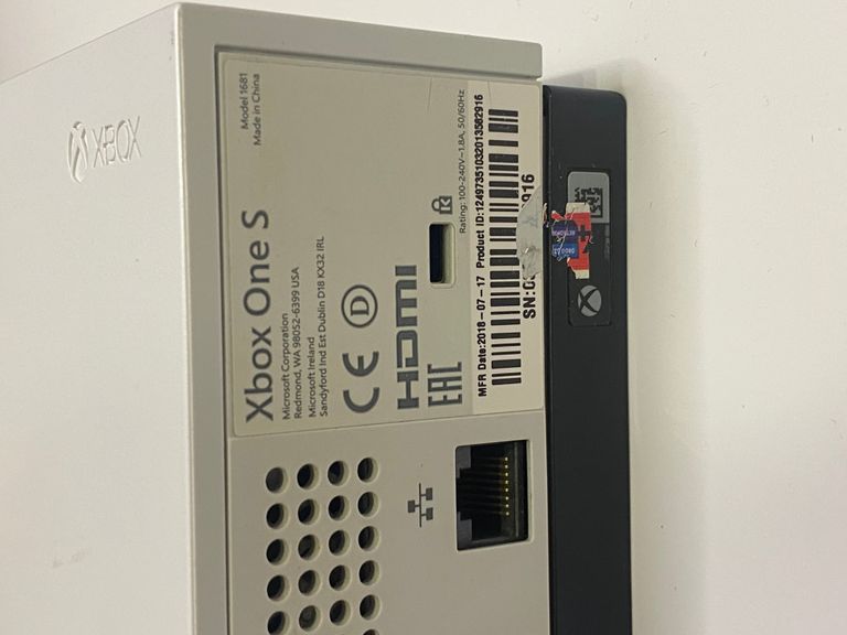 Дешиво Microsoft Xbox One S 1TB + eFootball Pro Evolution Soccer 2021 + Wireless... с ломбарда