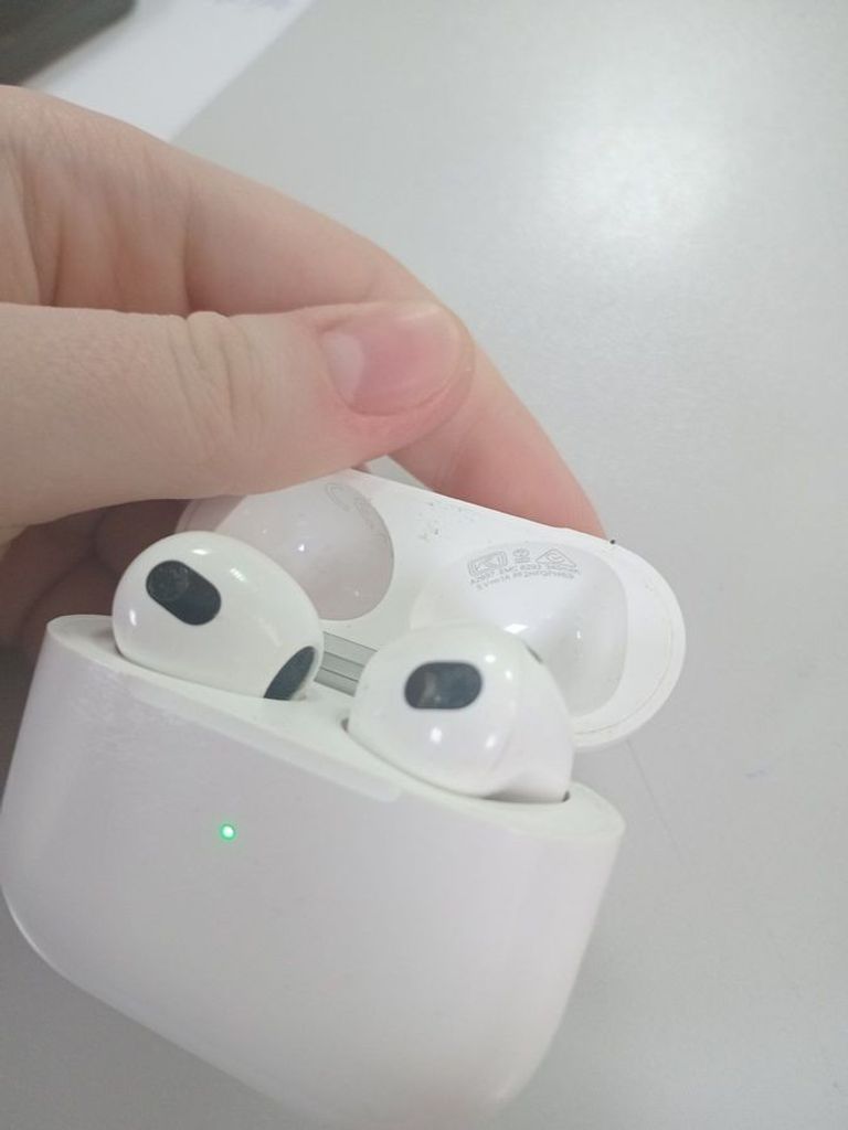 Дешево Apple airpods 3rd generation з ломбарду