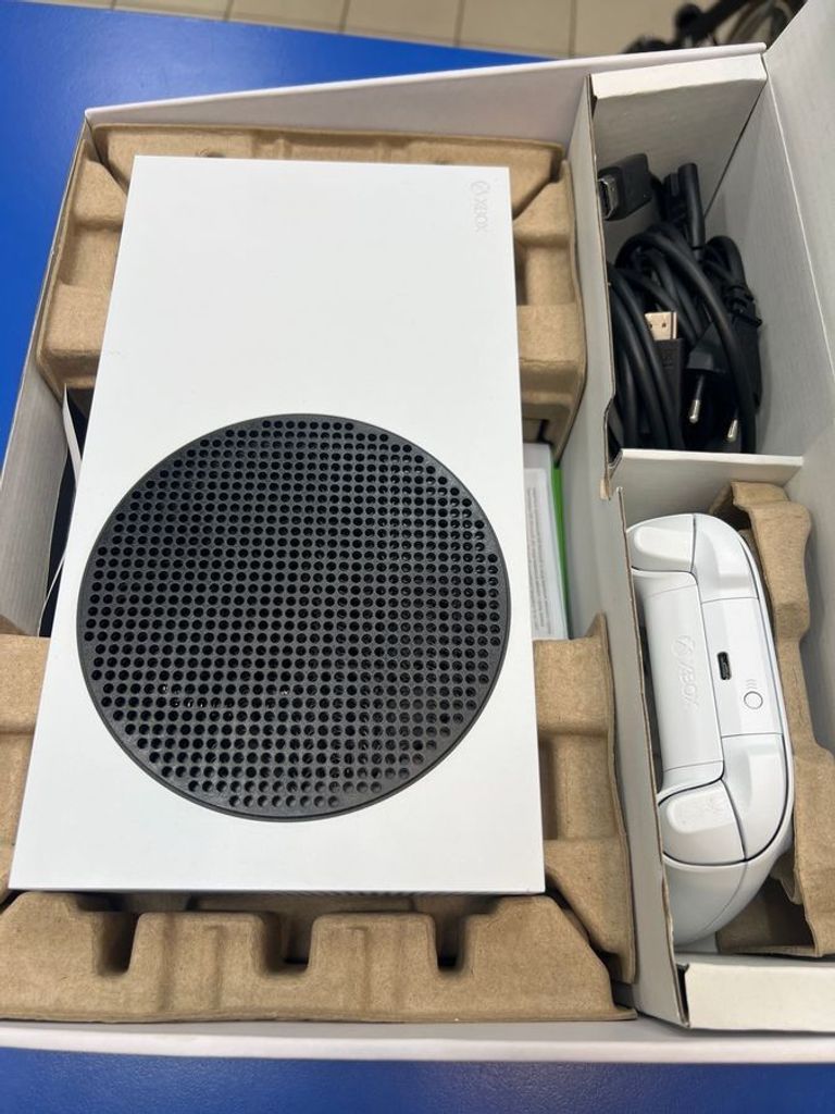 Купити Microsoft Xbox Series S 512GB (889842651386) Б/У