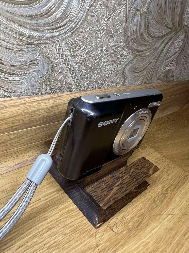 Оголошення Sony DSC-S2000 Black Б/У