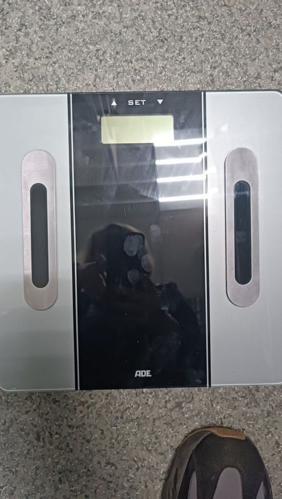 Дешиво Ade ba2003 с ломбарда