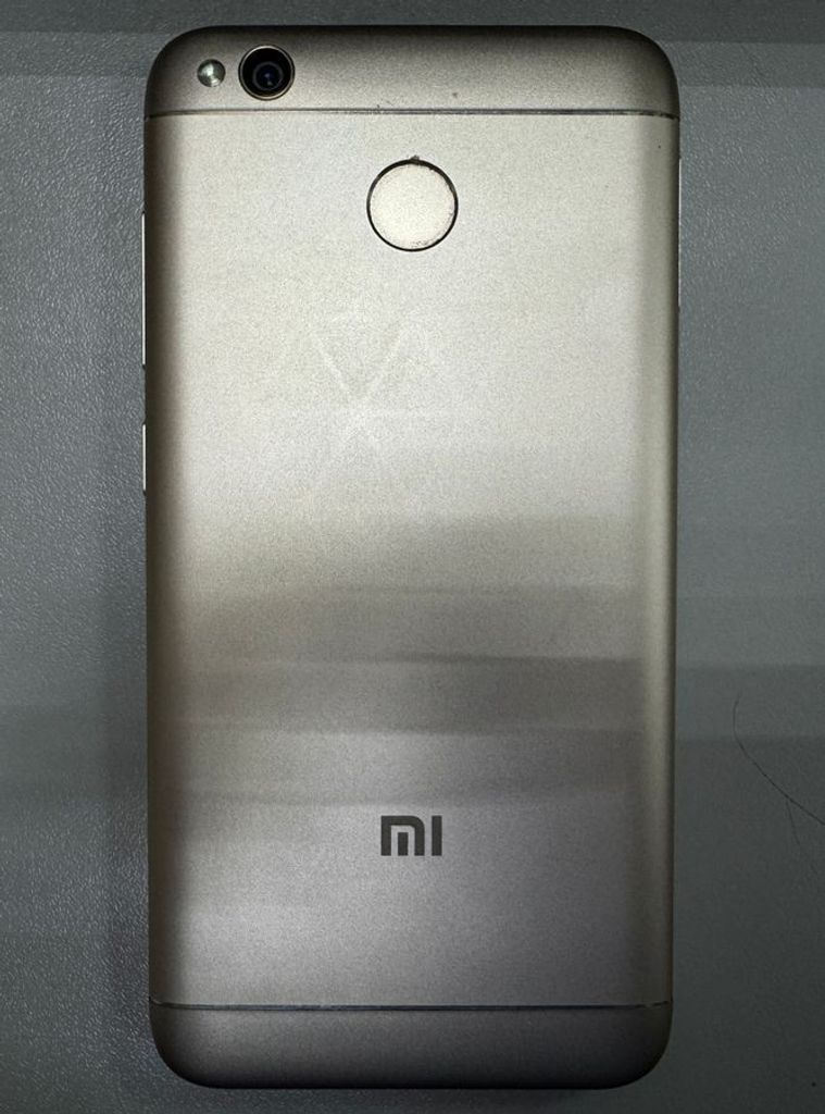 Дешиво Xiaomi redmi 4x 3/32gb с ломбарда