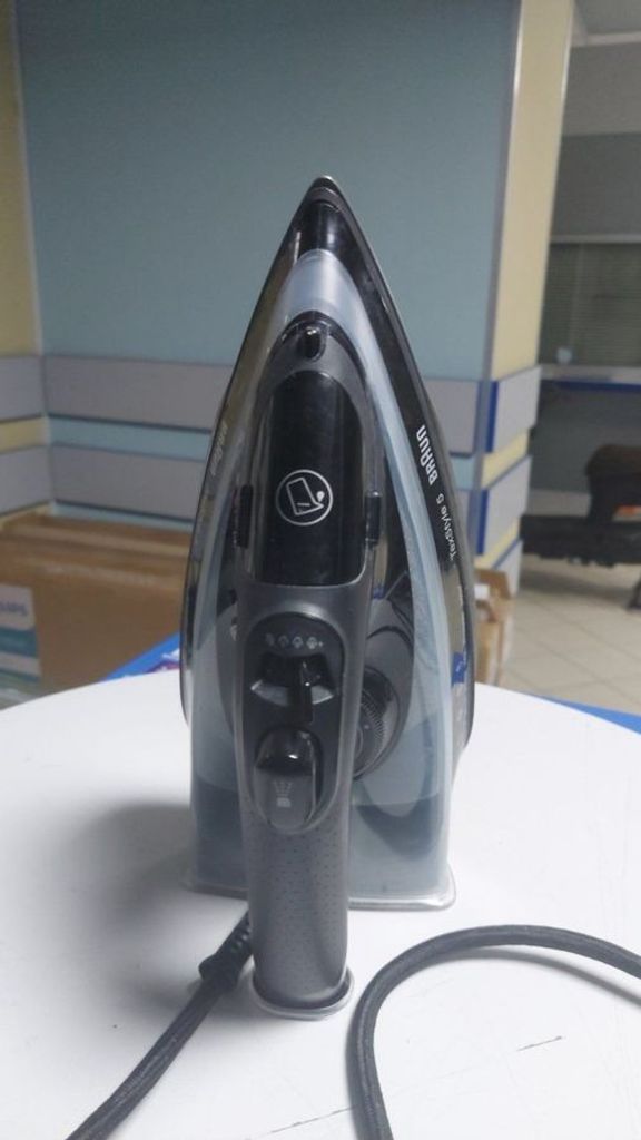 Дешево Braun TexStyle 5 Max Braun Limited Edition SI 5088 BK з ломбарду