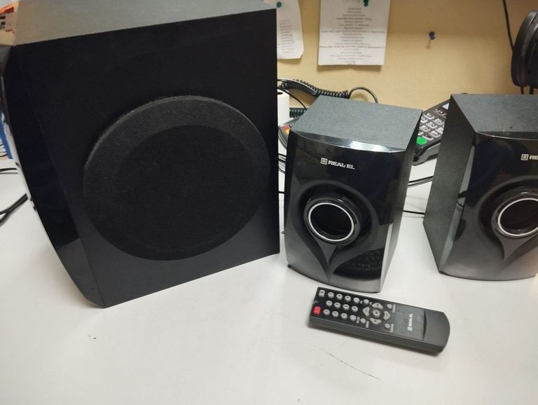 Купити Real-El m-370 Б/У