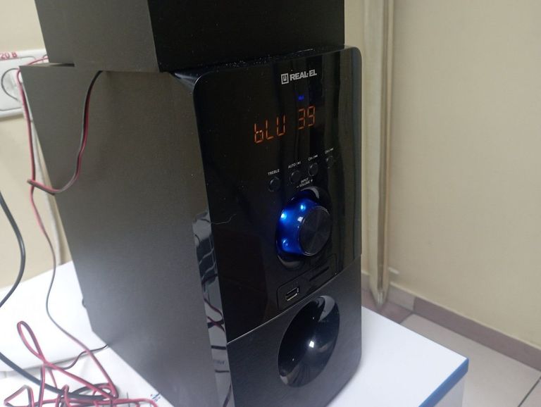 Оголошення Real-el M-555 Black Б/У