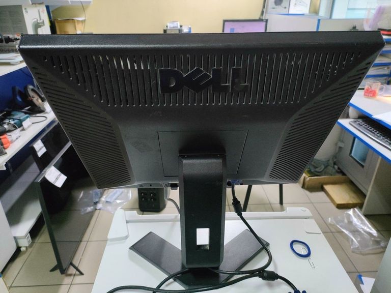 Купити Dell e198fp Б/У