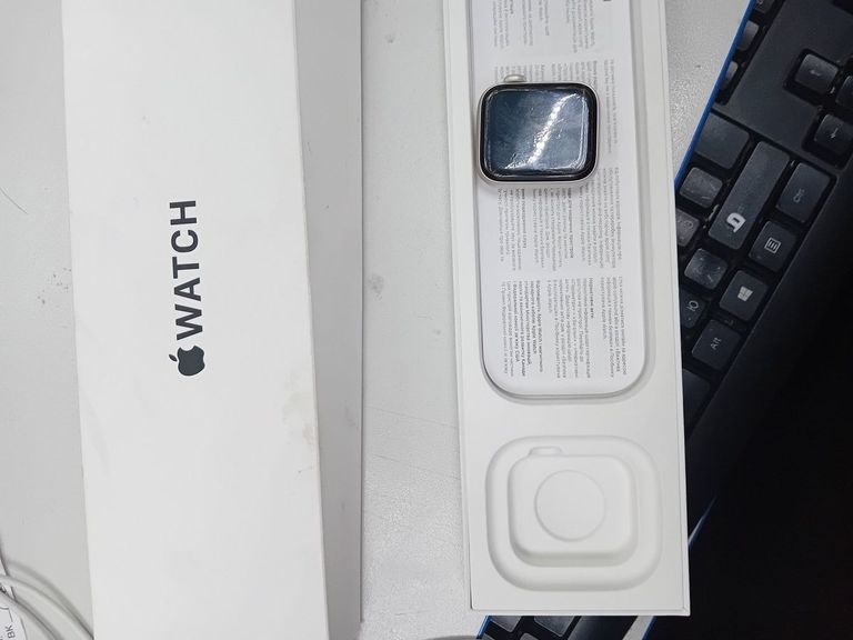 Дешево Apple watch se 2 gps 40mm aluminium case з ломбарду