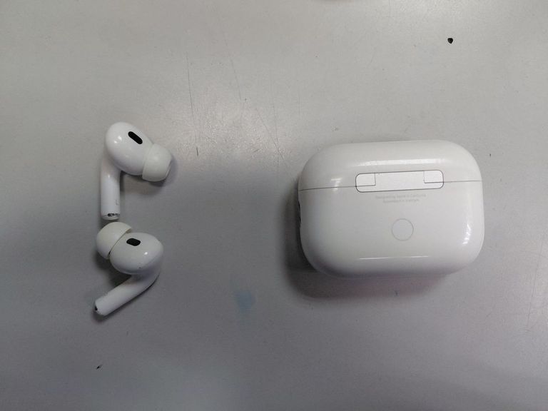 Дешево Apple airpods pro 2nd generation with magsafe charging case usb-c з ломбарду