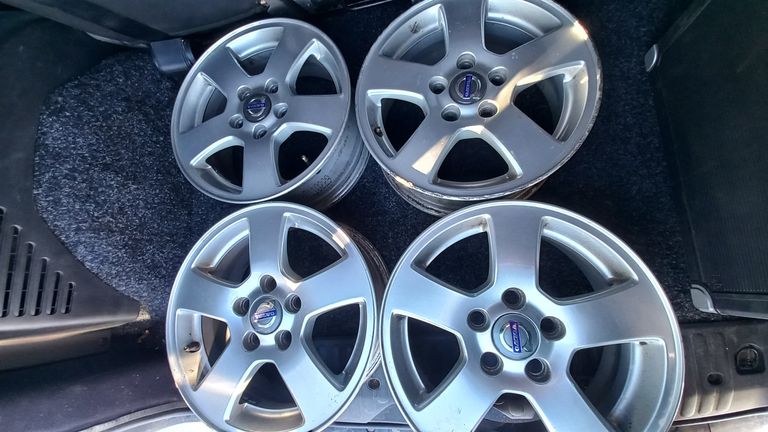 Дешево Volvo 6J×15H2×46 з ломбарду