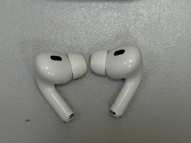 Apple airpods pro 2nd generation with magsafe charging case usb-c Код:01-200884402. Изображение 12