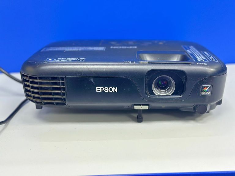 Дешево Epson eb-s02 з ломбарду