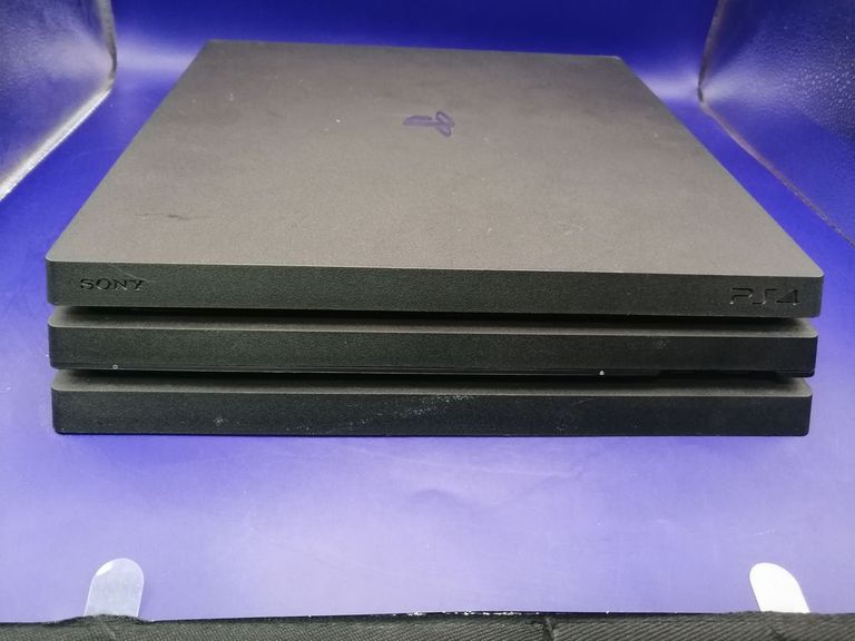 Дешево Sony playstation 4 pro з ломбарду