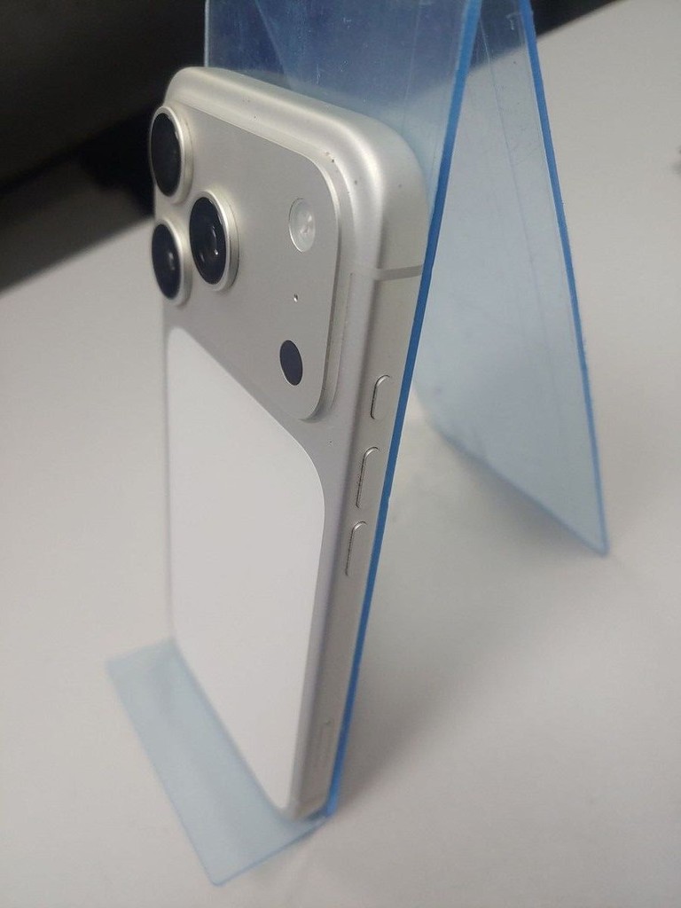 Apple iPhone 17 Pro 256GB Deep Blue (MG8J4) Код:01-200931979. Зображення 8