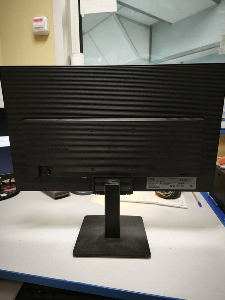 Дешево Samsung s24d300hs ls24d300hs/ci з ломбарду