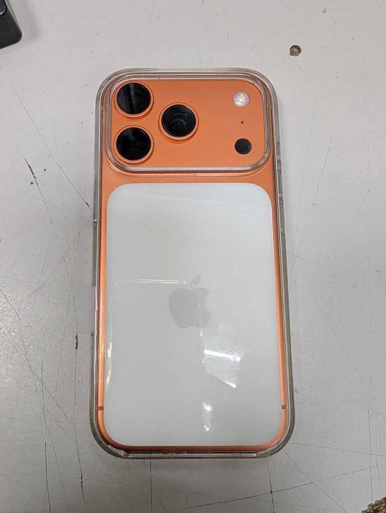 Купити Apple iPhone 17 Pro 256GB Deep Blue (MG8J4) Б/У