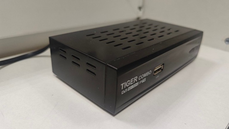 Дешиво Tiger combo dvb-s2/t2/c с ломбарда