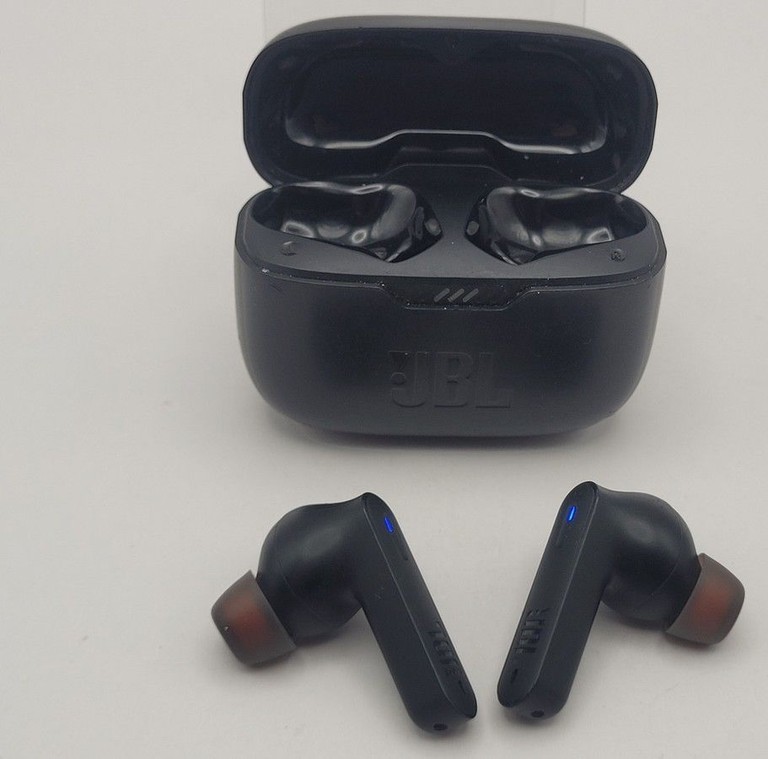 Оголошення Jbl tune 235nc Б/У