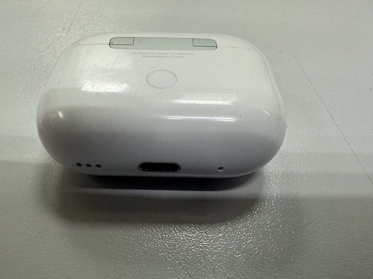 Дешево Apple airpods pro 2nd generation with magsafe charging case usb-c з ломбарду