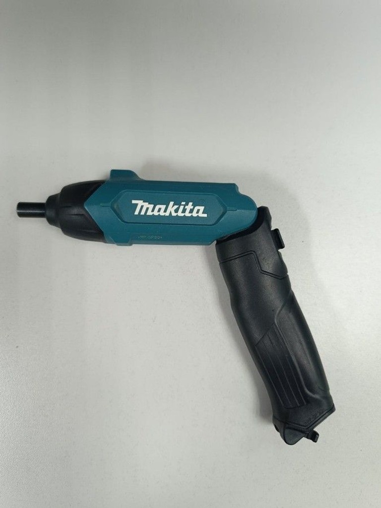 Купить Makita DF001DW Б/У
