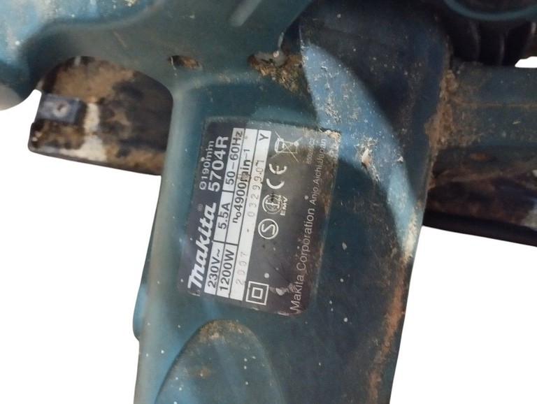 Дешево Makita 5704R з ломбарду