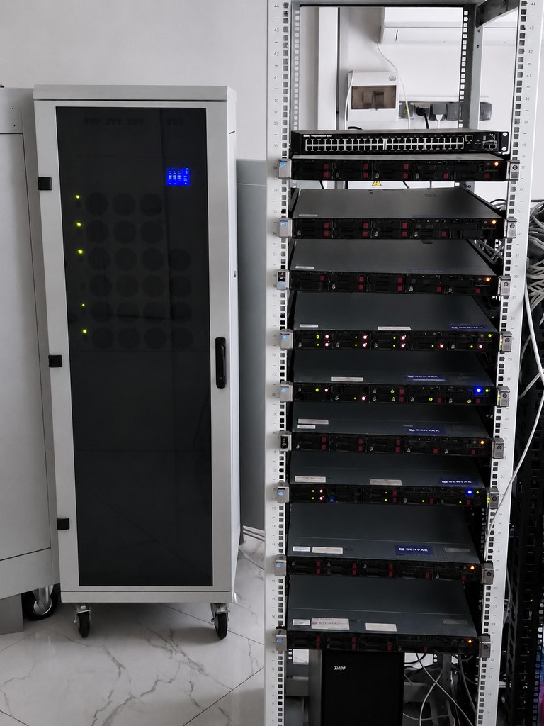 Купить HP ProLiant DL360 Gen8 Б/У