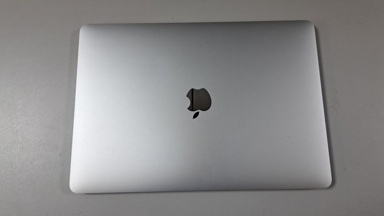 Купити Apple a1708 /macbook pro 13,3" core i5 2,3ghz/ram8gb/ssd 256gb/intel iris plus graphics 640 Б/У