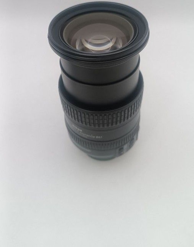 Дешиво Nikon AF-S DX VR Nikkor 16-85mm f/3,5-5,6G с ломбарда
