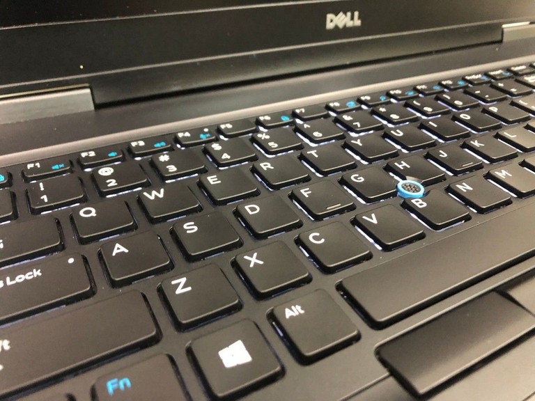 Dell 15/core i5 6300u ddr3/16gb ddr3/hdd *відсутній/ssd 256 gb/*інтегрована Код:01-201045502. Изображение 6