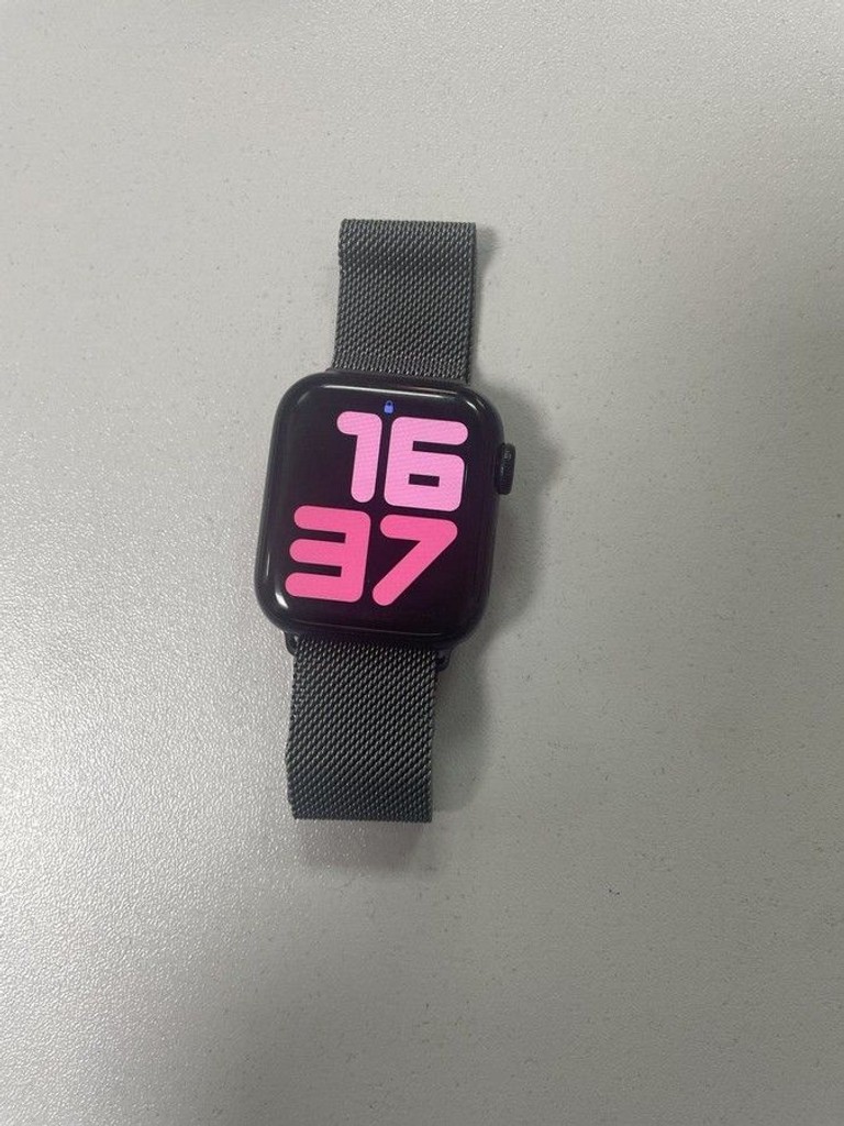 Оголошення Apple watch se 2 gps 40mm aluminium case Б/У