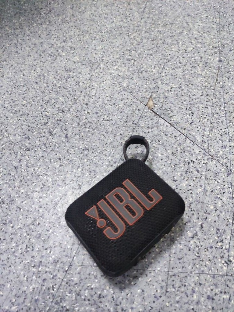 Купить Jbl go 4 Б/У