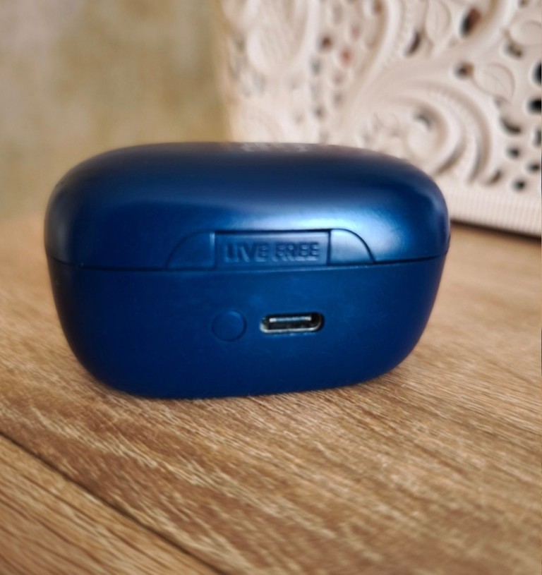 Оголошення JBL Live Free NC+ TWS Blue JBLLIVEFRNCPTWSU Б/У