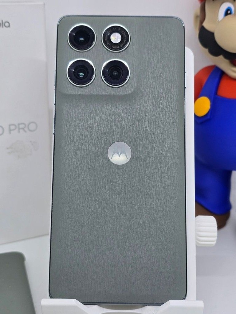 Оголошення Motorola Moto Edge 60 Pro 12/512GB Sparkling Grape (PB7X0011) Б/У