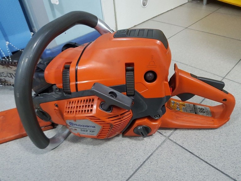 Оголошення Husqvarna 562 xp Б/У