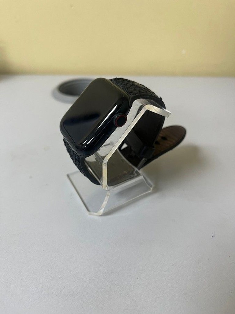 Распродажа Apple watch se 2 gps + cellular 40mm aluminum case, продавец Техноскарб
